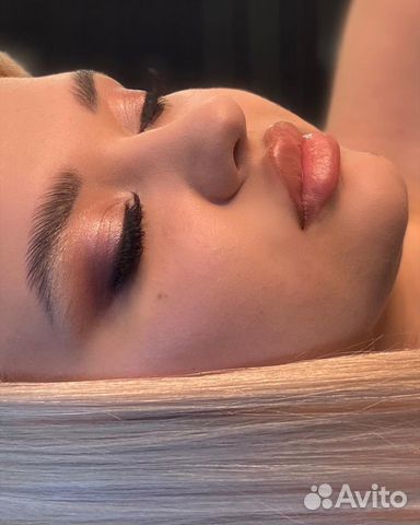 Визажист Бровист