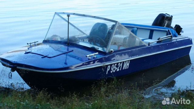 Лодка с мотором