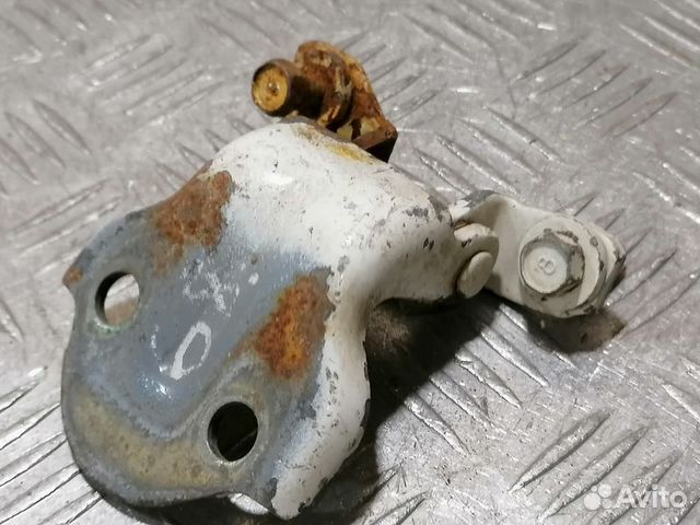 Петля двери передней левой верхняя Mitsubishi Legn