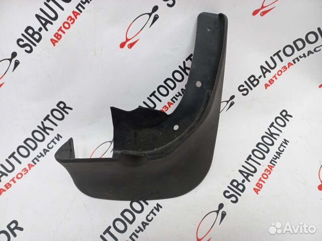 Брызговик задний правый mazda familia/323 98-04