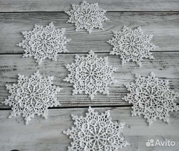 Вязаные снежинки. Набор из 6 шт.Ручная работа