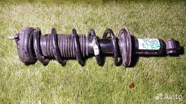 Стойка задняя левая subaru legacy BL5