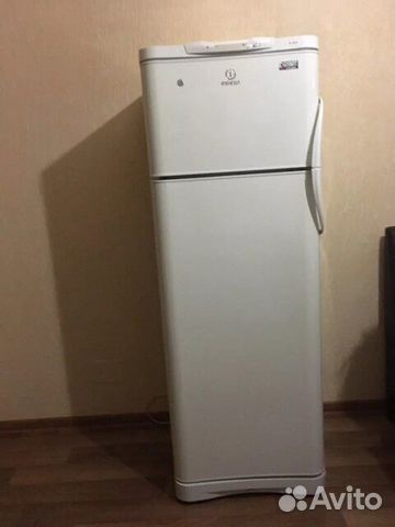 индезит холодильник 3-х камерный. холодильник indesit а класс. холодильник indesit r600a. морозильник indesit r600a. холодильник индезит са140.