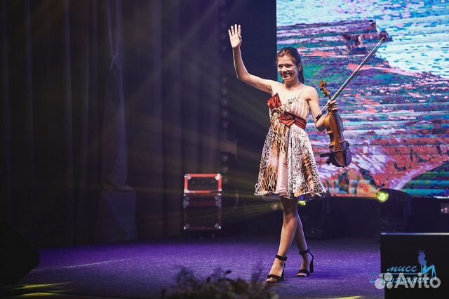 Скрипачка на праздники