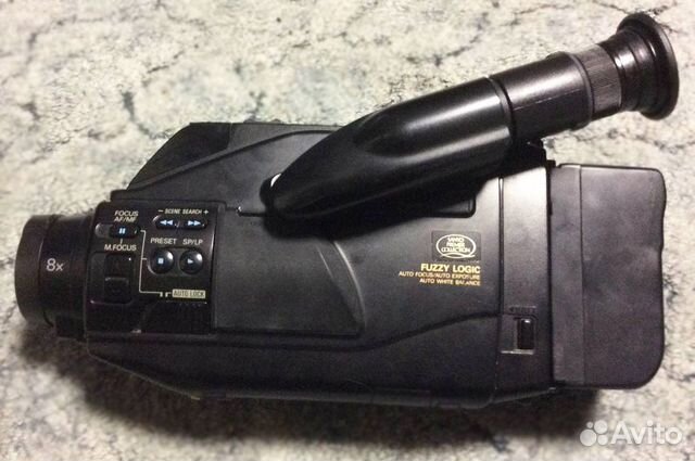 Видеокамера Sanyo ретро Camcorder 8mm VM-RZ1P