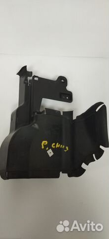 Пыльник двигателя боковой правый Volvo S80 V70