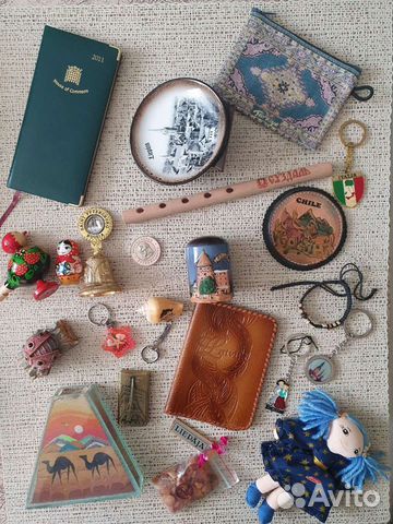Сувениры из разных стран и городов