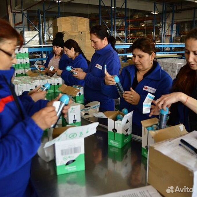 работник склада одежды. вахта 15 15 семейным парам. вахта в москве. вахта 15 15 семейным парам. вахтовый метод работы.