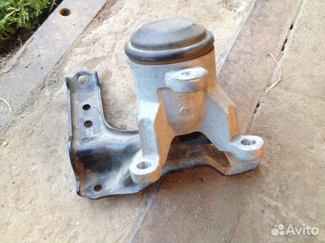 Правая опора (подушка) двигателя Ниссан Теана j32