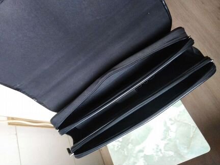 Очень удобненький портфельчик