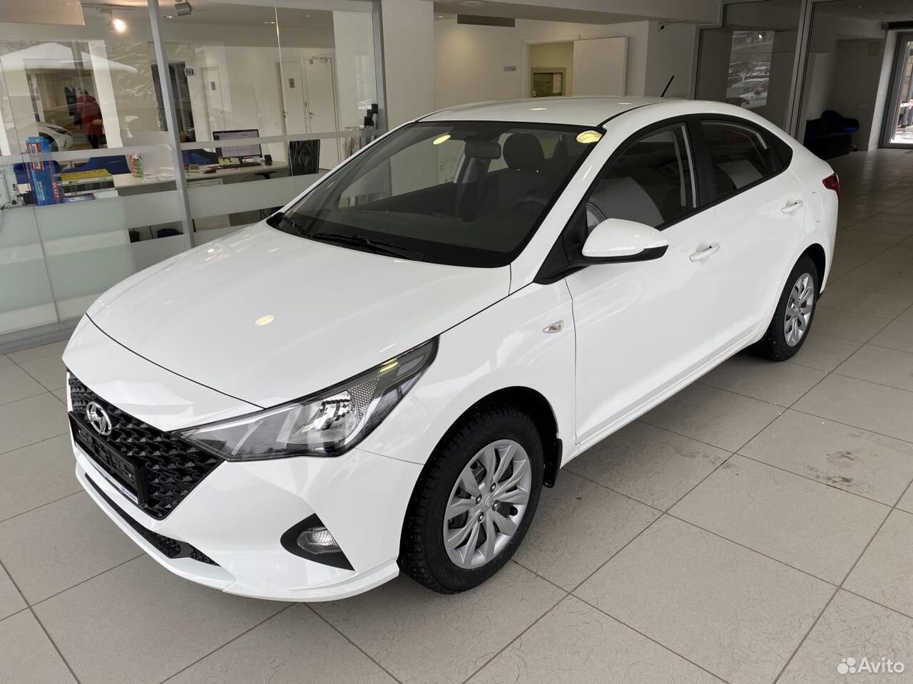 Белый новый хендай. Hyundai Solaris 2022. Новый белый Солярис 2022. Солярис 2 Рестайлинг белый. Hyundai 2022 белый