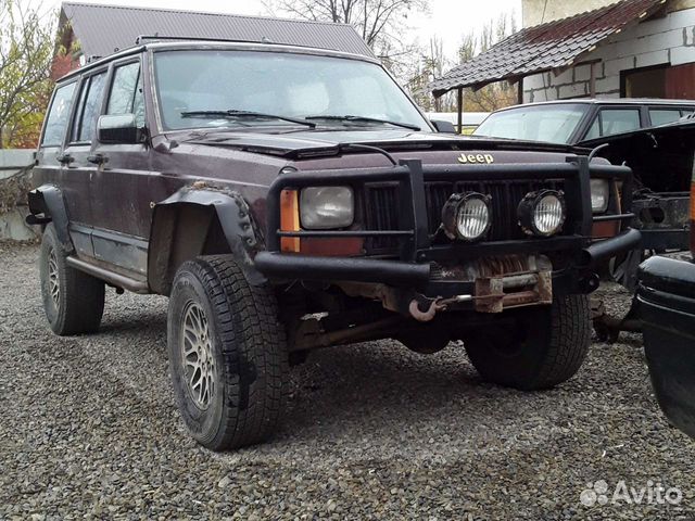 Jeep Cherokee XJ в разборе