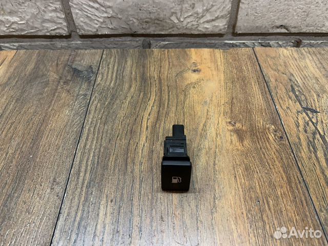 Lexus GX460 Кнопка открывания лючка бензобака