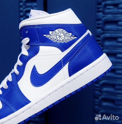 Air Jordan 1 Mid Hyper Royal