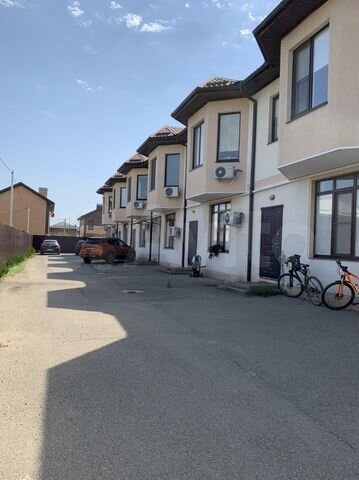 Таунхаус 95,4 м² на участке 1 сот.