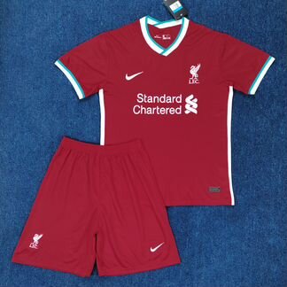 Клубная футбольная форма 2020/2021