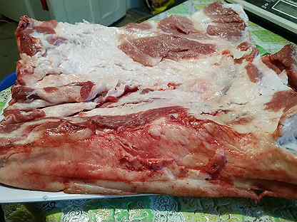 Мясо свинины домашнее. Мясо домашнего бройлера
