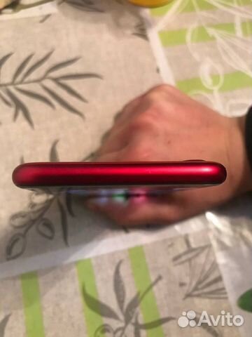 iPhone se2022 64 красный