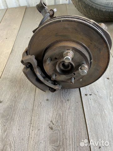 Поворотный кулак Toyota Auris Аурис 150