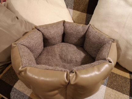 Лежанка для кошек и маленьких собак