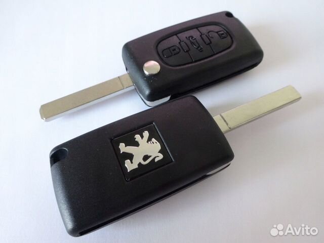 Ключ Пежо 508 с двумя кнопками