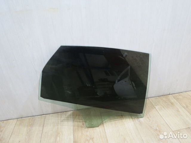 Стекло заднее правое Ford Focus 3