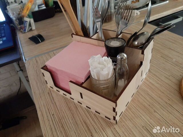 Салфетница из дерева, подставка под приборы