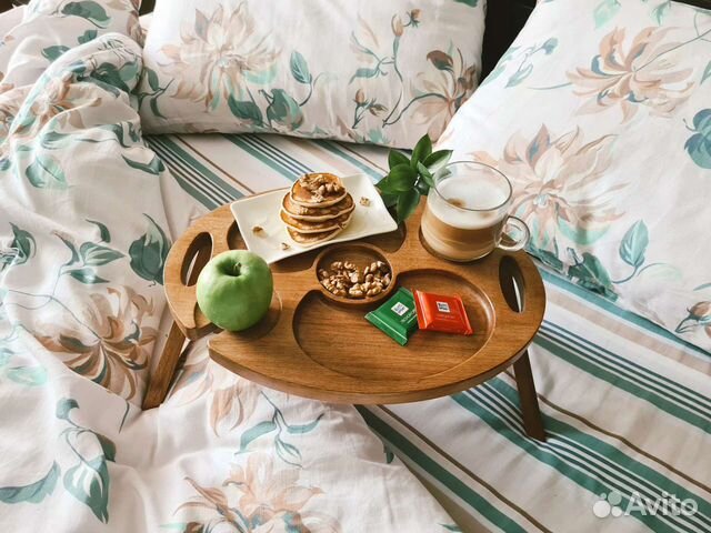 Столик для завтрака, пикника, винница