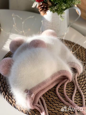 Шапка зимняя для девочки 1,5-2 года ручной вязки