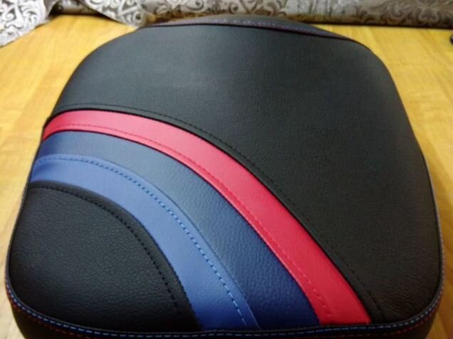 Диван обтянутые набуком. Диван обтянутые набуком. Материал для обшивки дивана сзади. Материал флок для обшивки дивана. Перетяжка мебели бутово.