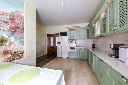 Коттедж 252 м² на участке 10 сот.