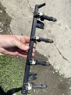 Топливная рампа с форсунками рено логан