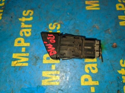 Кнопка аварийной сигнализации Mazda Demio DW3W