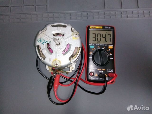 Электродвигатель от катушечного магнитофона