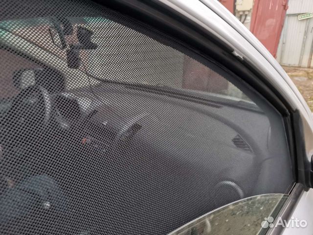 Шторки на Nissan