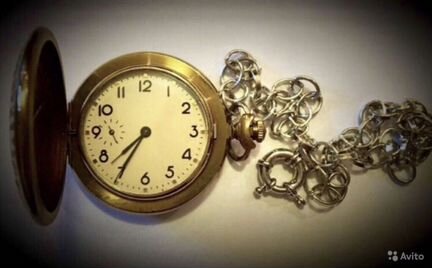 Часы и значки юбилейные