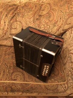 Антикварная гармонь ручной работы