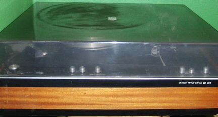 Проигрыватель винила СССР Электроника Б1-011 супер