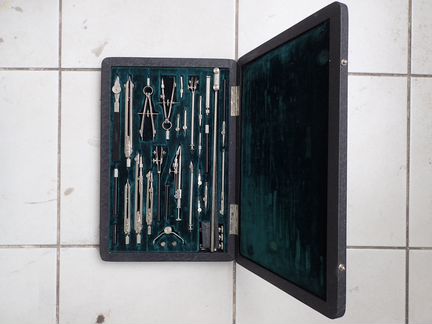 Готовальня У32-Л малахит