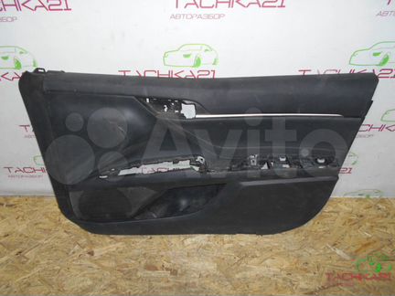 Обшивка двери передняя правая Toyota Camry V70