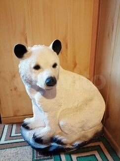 Садовая скульптура белый медведь