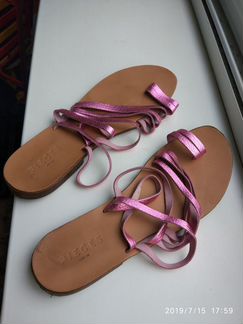 Почти новые кожаные сандалии 40 размер