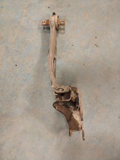 Задний правый продольный рычаг (кулак) Outlander 3