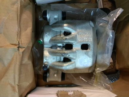 Суппорт тормозной, передний правый 343917