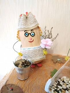 Снеговик из стаканчиков (1 м) - поделка