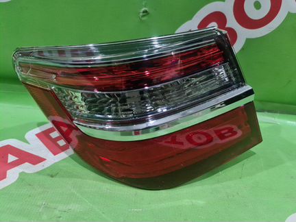 Фонарь задний левый наружный Toyota Camry 55