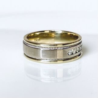 Золотое кольцо с бриллиантами