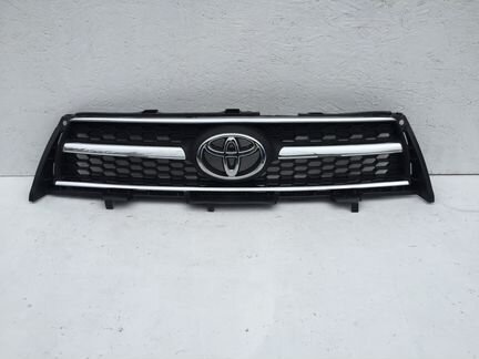Toyota RAV 4 решетка радиатора 2009-10 год