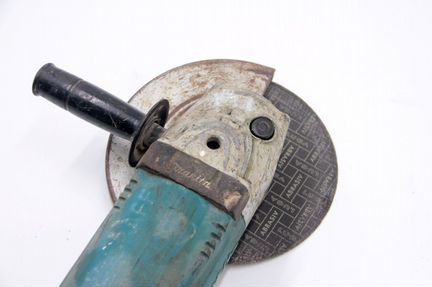 Ушм Makita GA9020