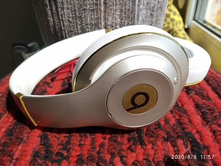 Наушники Beats Solo3 Wireless (с повреждением)